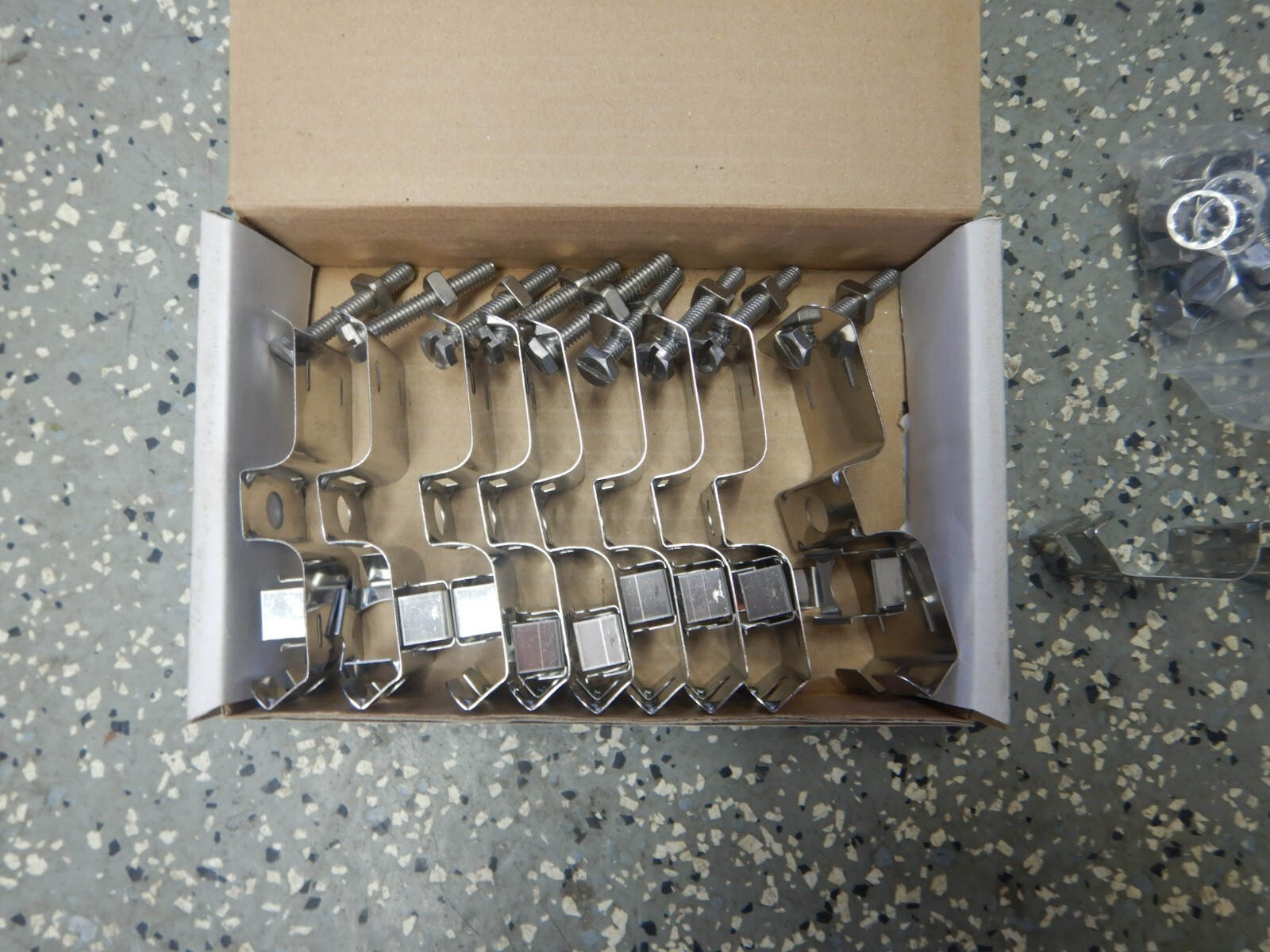 20 Andrew CommScope Butterfly 7/8 EW90 EW85 HANGER KIT 1070 Type Before 42396A-5