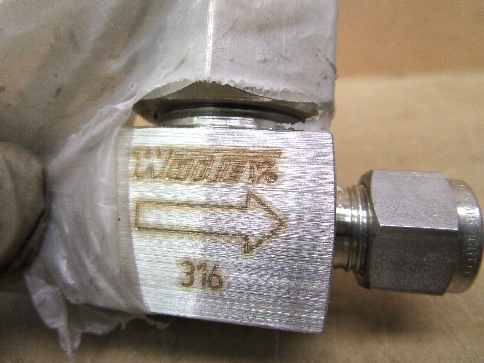Whitey 316 Valve SS-6NBS6-G DISC STE3 6000 PSI WOG 48042AES