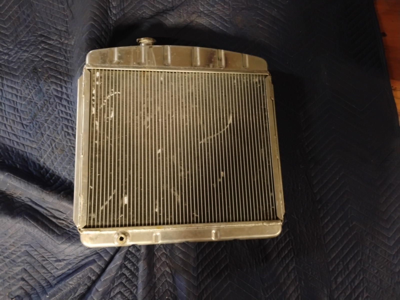 Radiator Universal Performance 22″X 17-1/4″ – Fast Ship