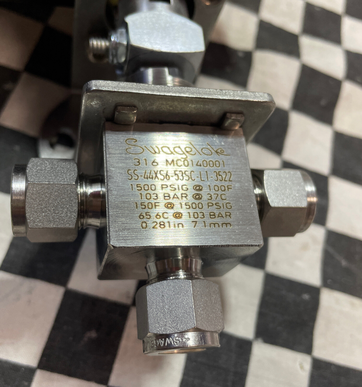SWAGELOK 3-Way Ball Valve 3/8″ Spring Return, SS-44XS6-53SC-L1-3522, MS-153-SR