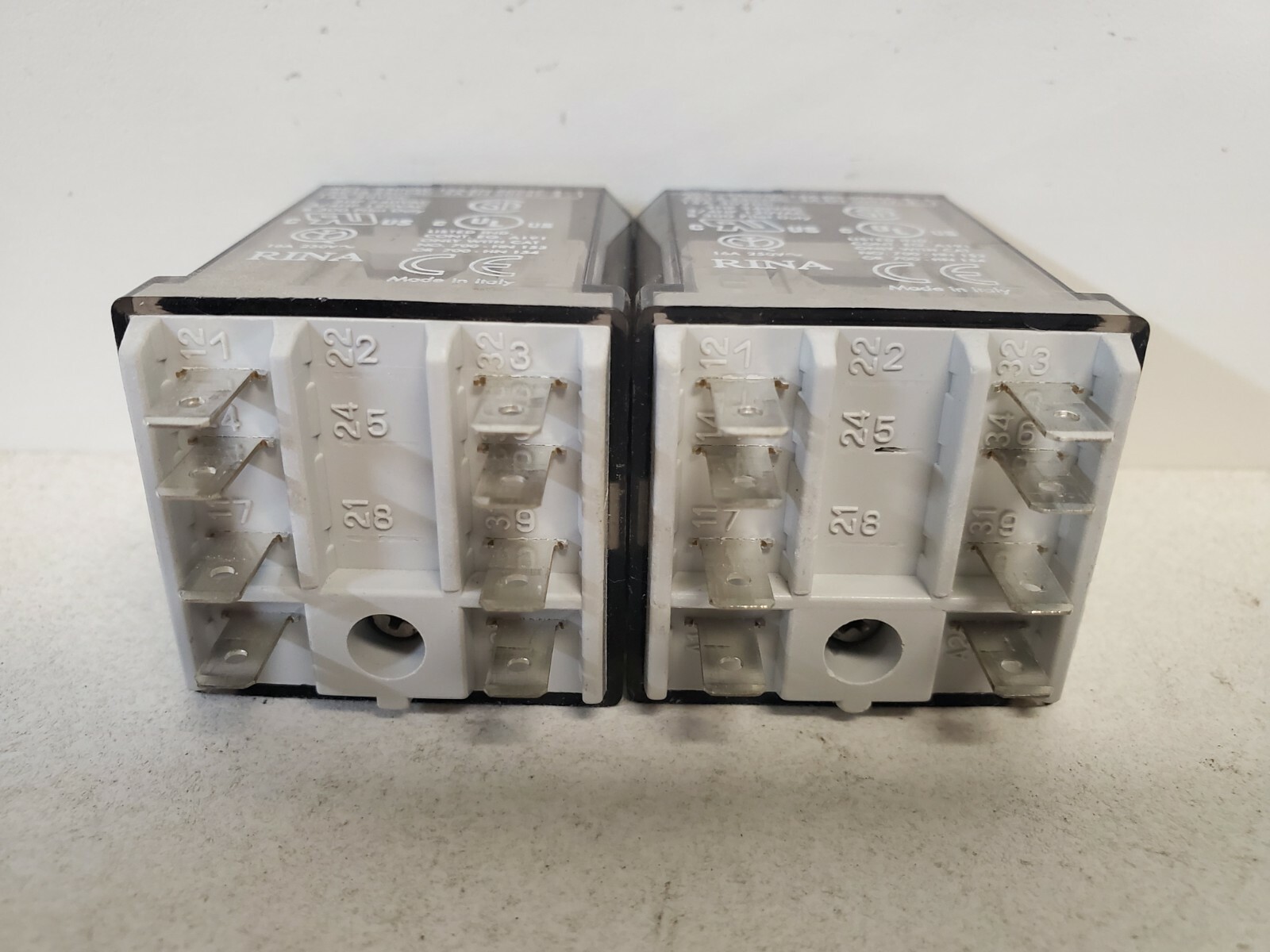LOT OF (2) GOOD USED! ALLEN-BRADLEY 24VDC GENERAL PURPOSE RELAYS 700-HB32Z24-3-4