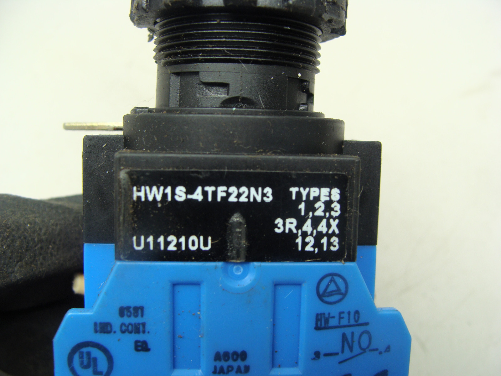 IDEC 4 POSITION SELECTOR SWITCH HW1S-4TF22N3 U11210U
