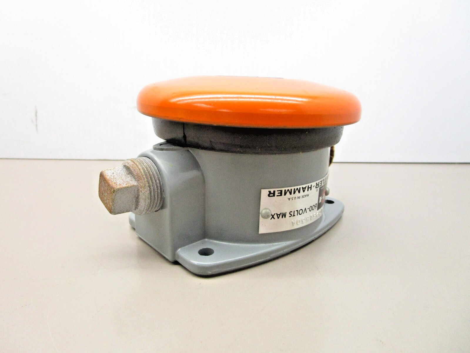 Cutler-Hammer 10251H30A Type D Mushroom Button Palm or Foot Operated Switch