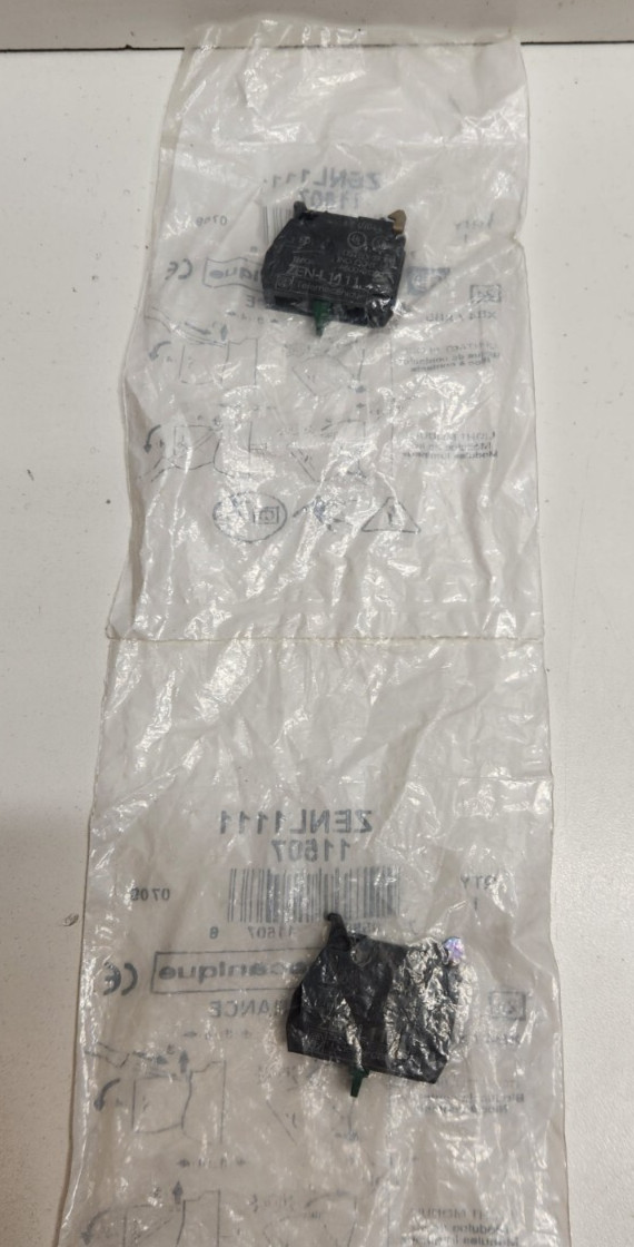 LOT OF 2 NEW IN BAG! TELEMECANIQUE 3A 200V 1NO CONTACT BLOCKS ZENL1111
