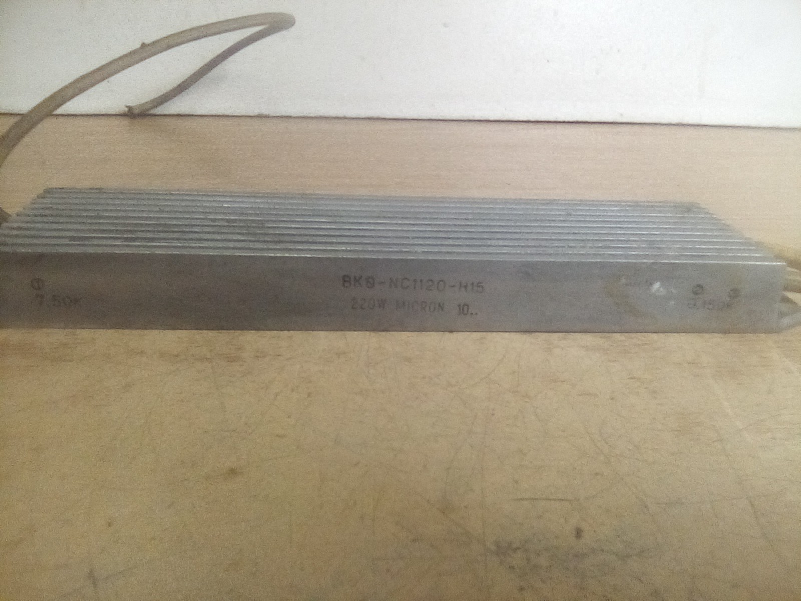 Micron 10… BKO-NC1120-H15 220W 7.5OHMK 0.15OHMK Block Resistor