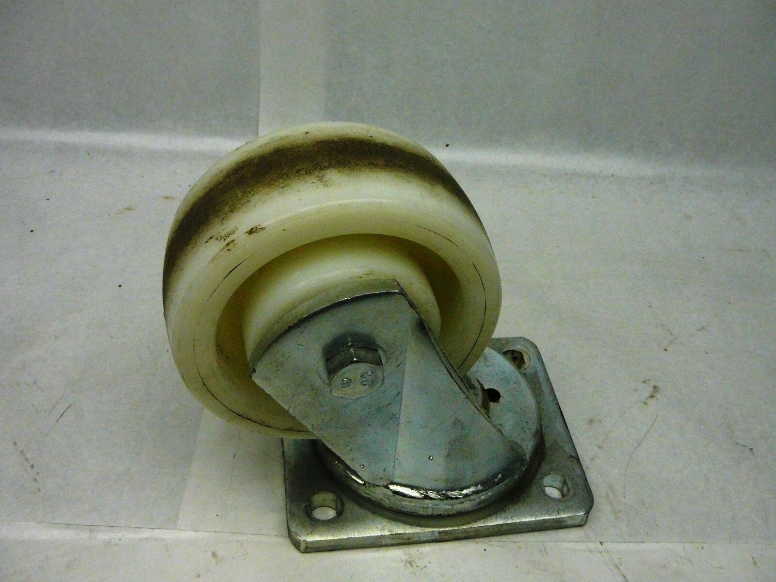 LOT OF 3 GREASEABLE SWIVEL CASTERS POLYURETHANE 5″ X 2″
