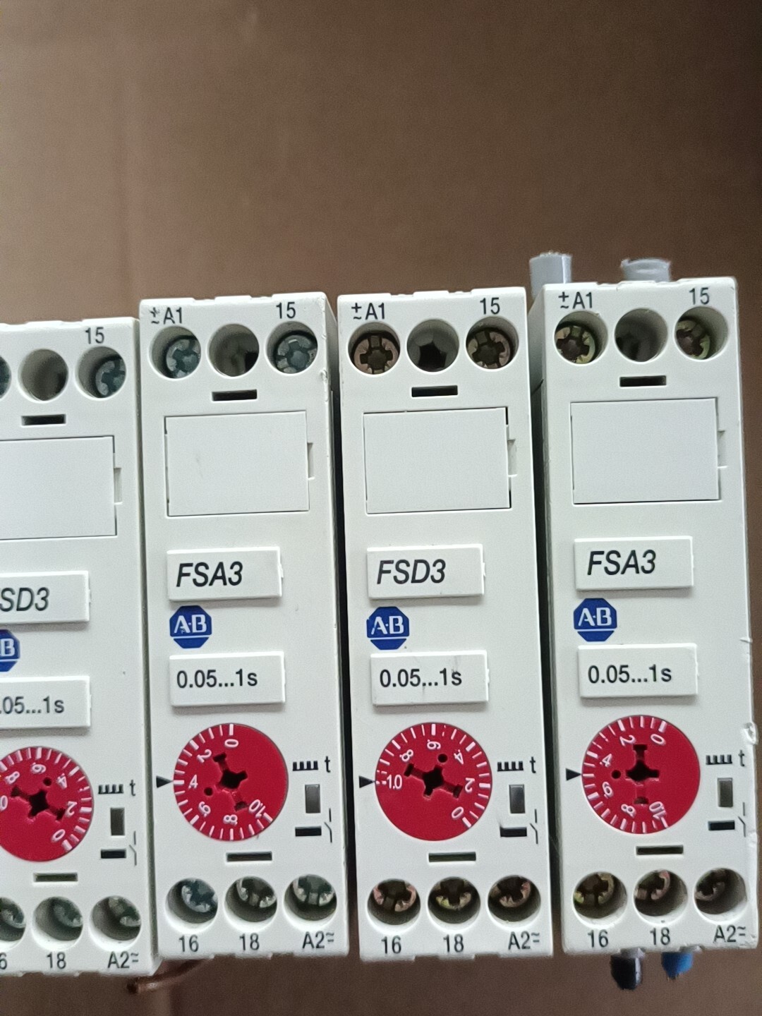 1PCS AB ALLEN-BRADLEY 700-FSA3AU23 0.05-1S
