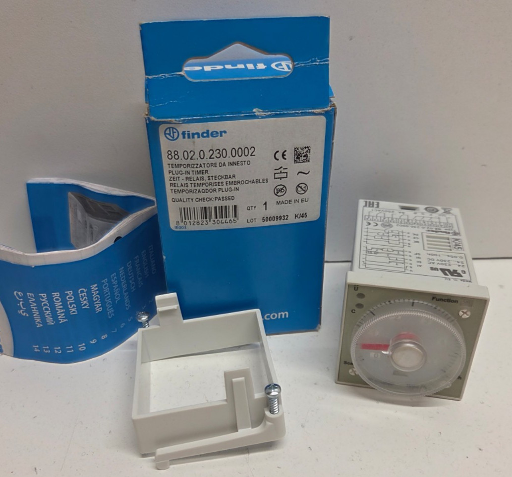 NEW IN BOX! FINDER 24-230V .05S-100H PLUG IN TIMER RELAY 88.02.0.230.0002