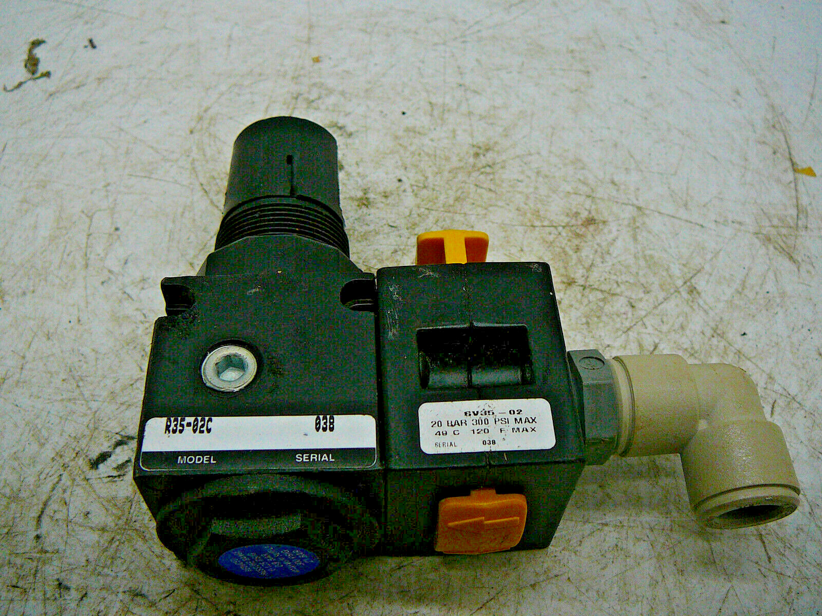 WATTS PNEUMATIC REGULATOR R35-02C 300PSI W/STOP VALVE SV35-02