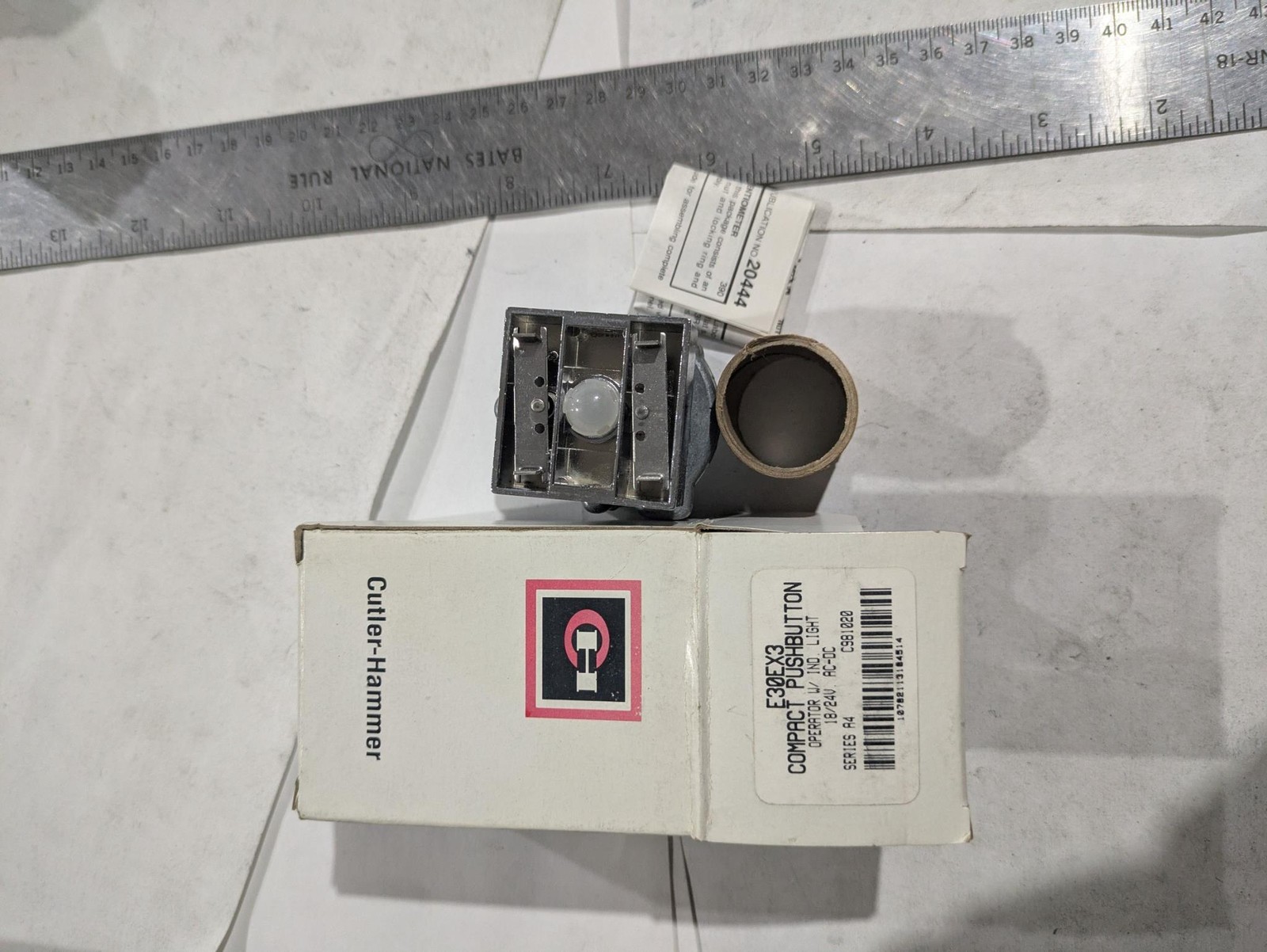 CUTLER-HAMMER E30EX3 COMPACT PUSHBUTTON 18/24V AC-DC SERIES A4
