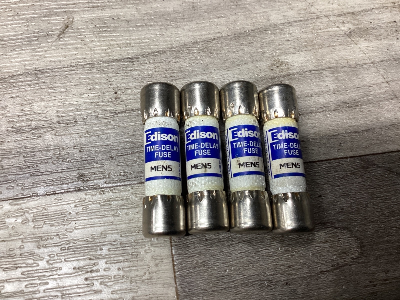 LOT OF 4 EDISON MEN5 FUSE #154N136