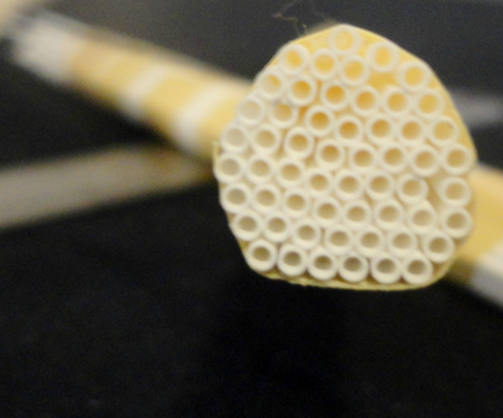 BUNDLE SMALL DIAMETER THIN-WALLED HIGH PURITY ALUMINA CERAMIC TUBES No.: 22