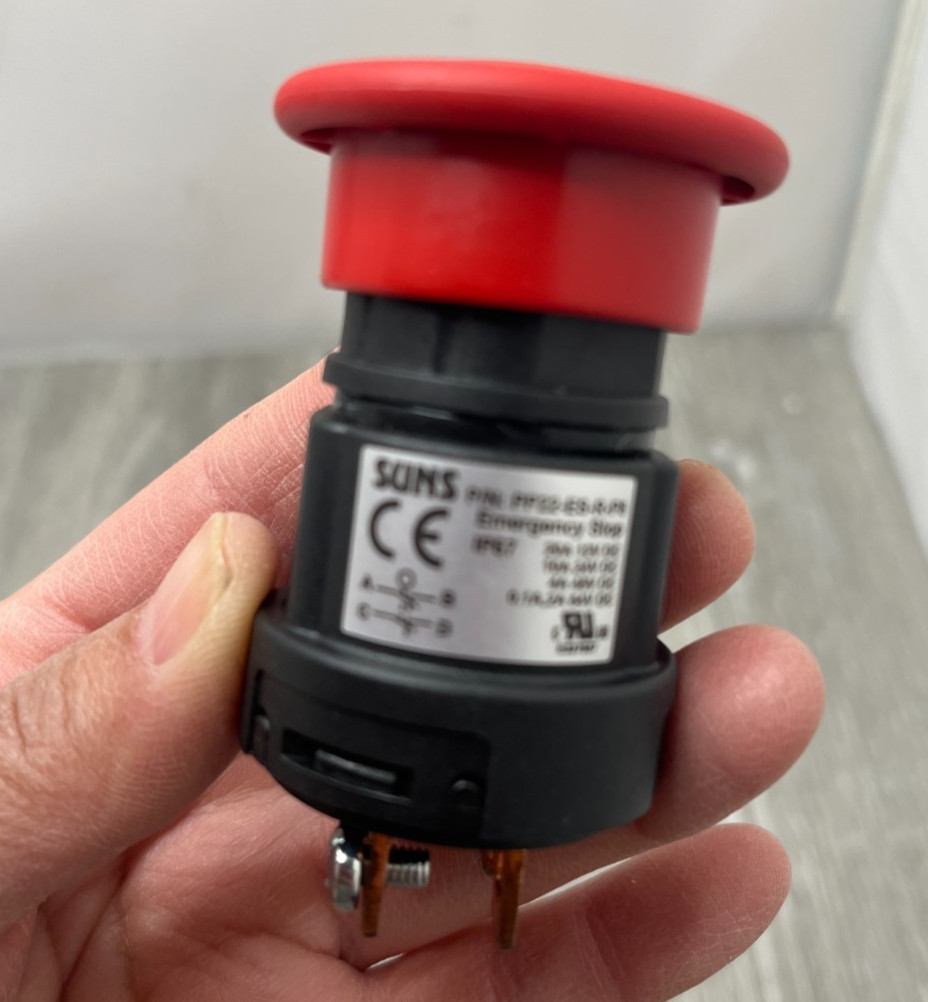 SUNS PP22-ES-R-P8 22mm Emergency Stop Switch Push/Pull