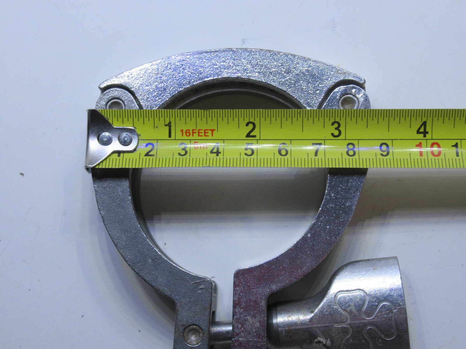 (NEW) TRI-CLOVER 3-1/4″ x 3″ (Approx) Ladish Stainless S/S Sanitary Flange Clamp