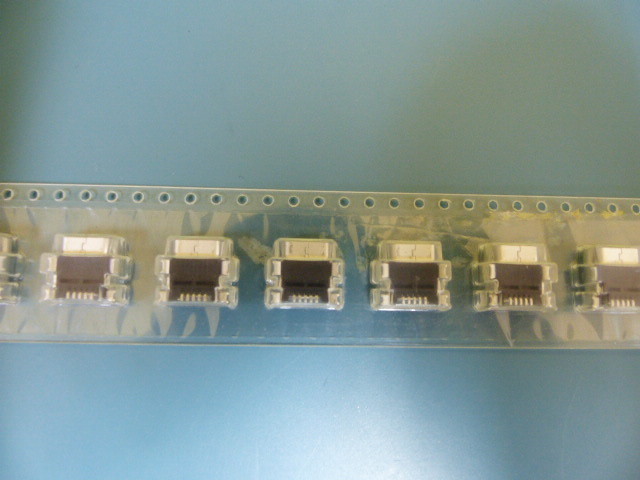 MOLEX 548190572 Qty of 22 per Lot Conn Mini USB Type B RCP 5 POS 0.8mm Solder R