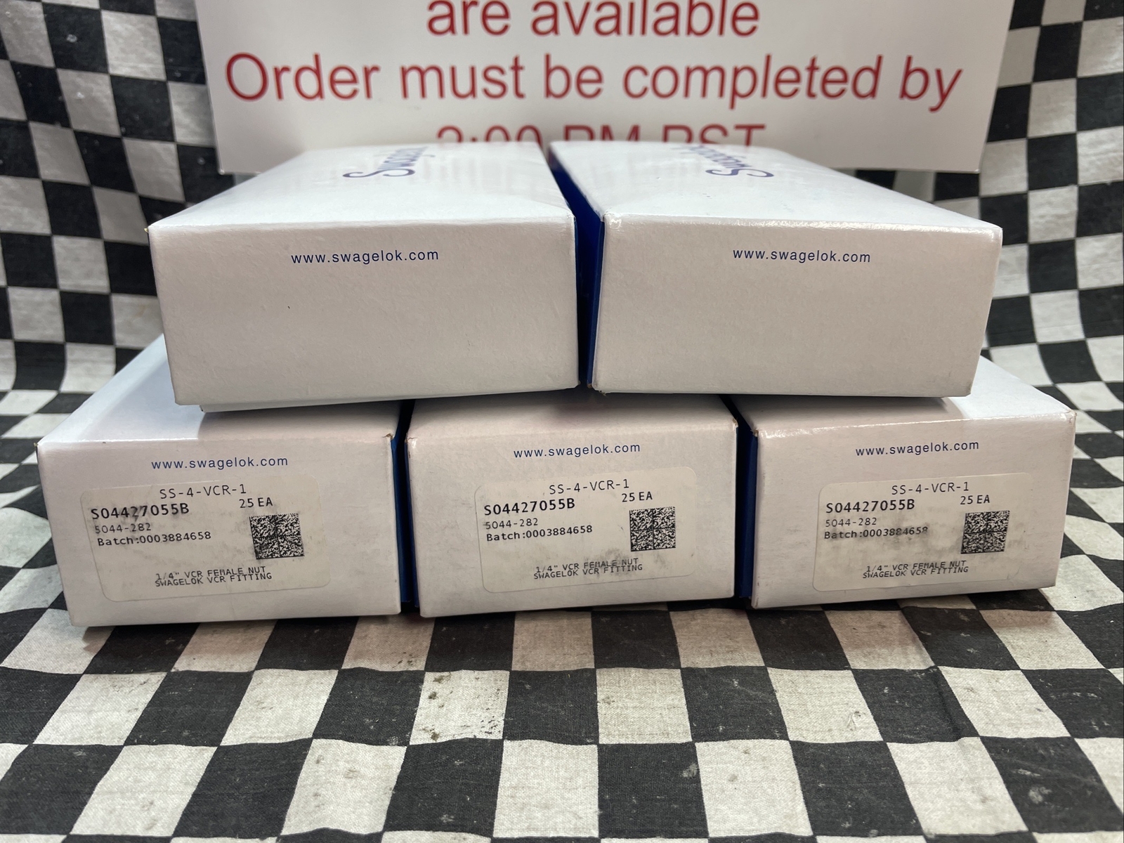 SWAGELOK SS-4-VCR-1, SS4VCR1, NUT 1/4″ VCR, LOT OF 125, SHIPSAMEDAY
