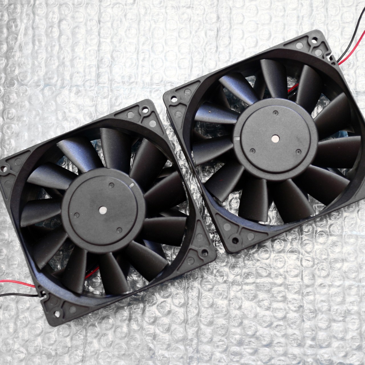 USED (2X) Delta PFB1212UHE Ultra High Speed Fan 120x120x38mm 2 wires 5500 RPM