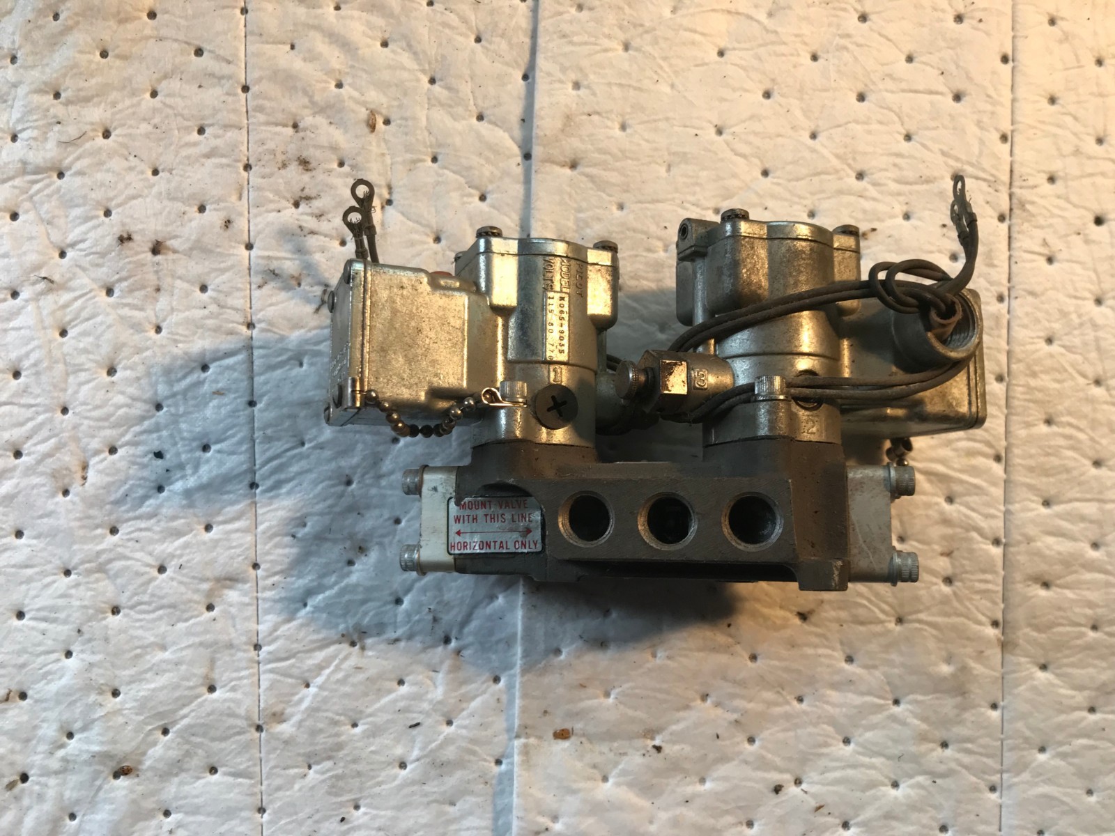 Schrader Bellows L465-39-102 K065-9035 Pneumatic Valve