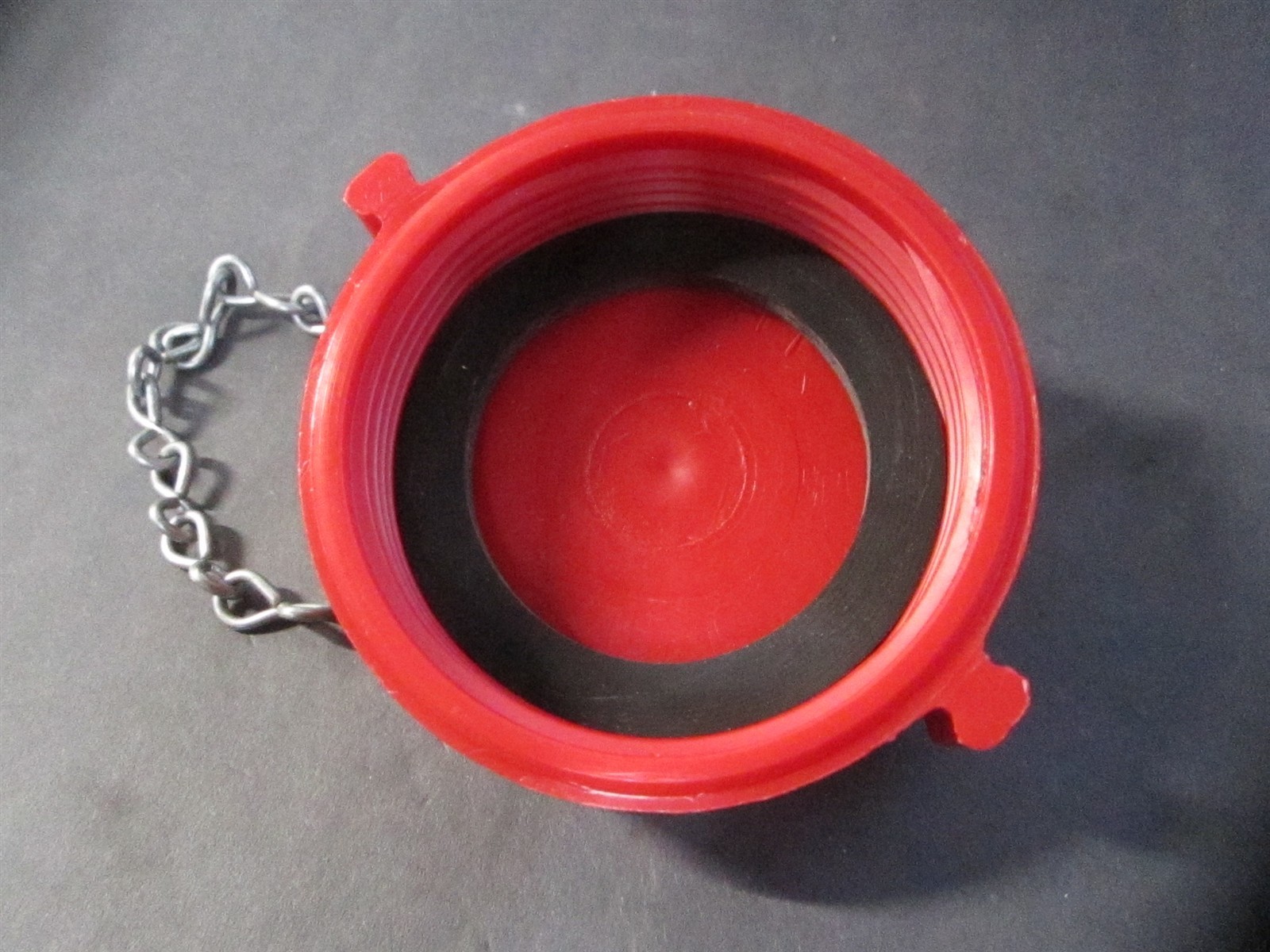 Moon American (664-252) 2-1/2″ FNH Red Fire Hose Cap with Chain – Lot of 2