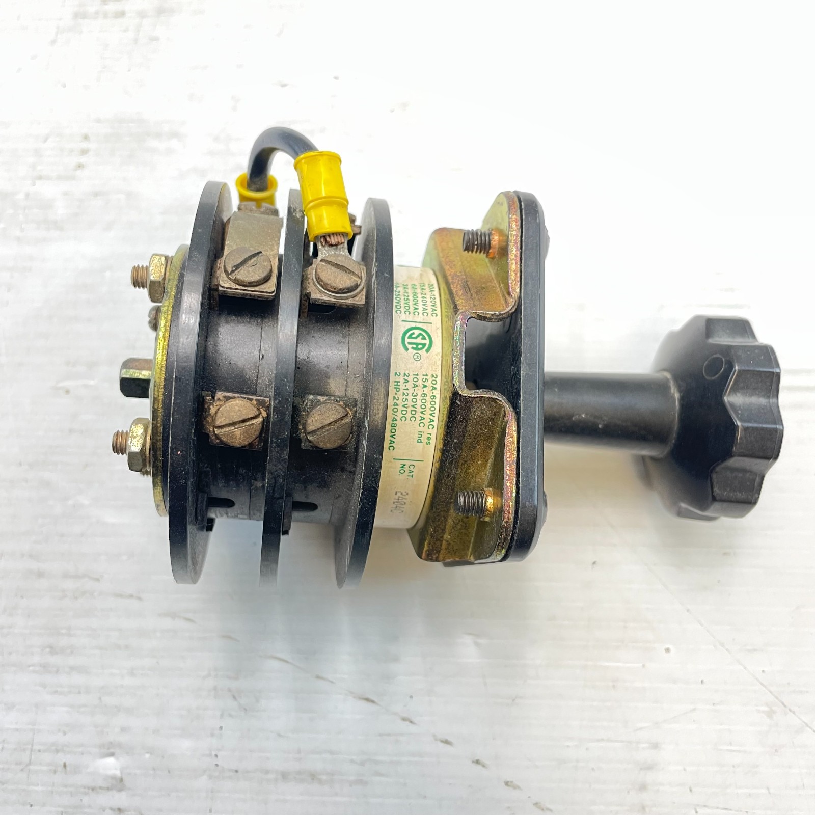 ELECTROSWITCH 2404C VOLTMETER 6A 600VAC