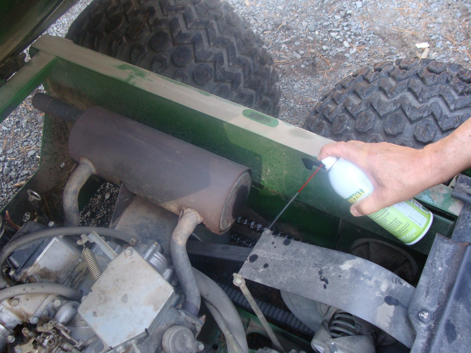 300 ML (10.14 oz) Aerosol Can of Superzilla The Green Wonder Product