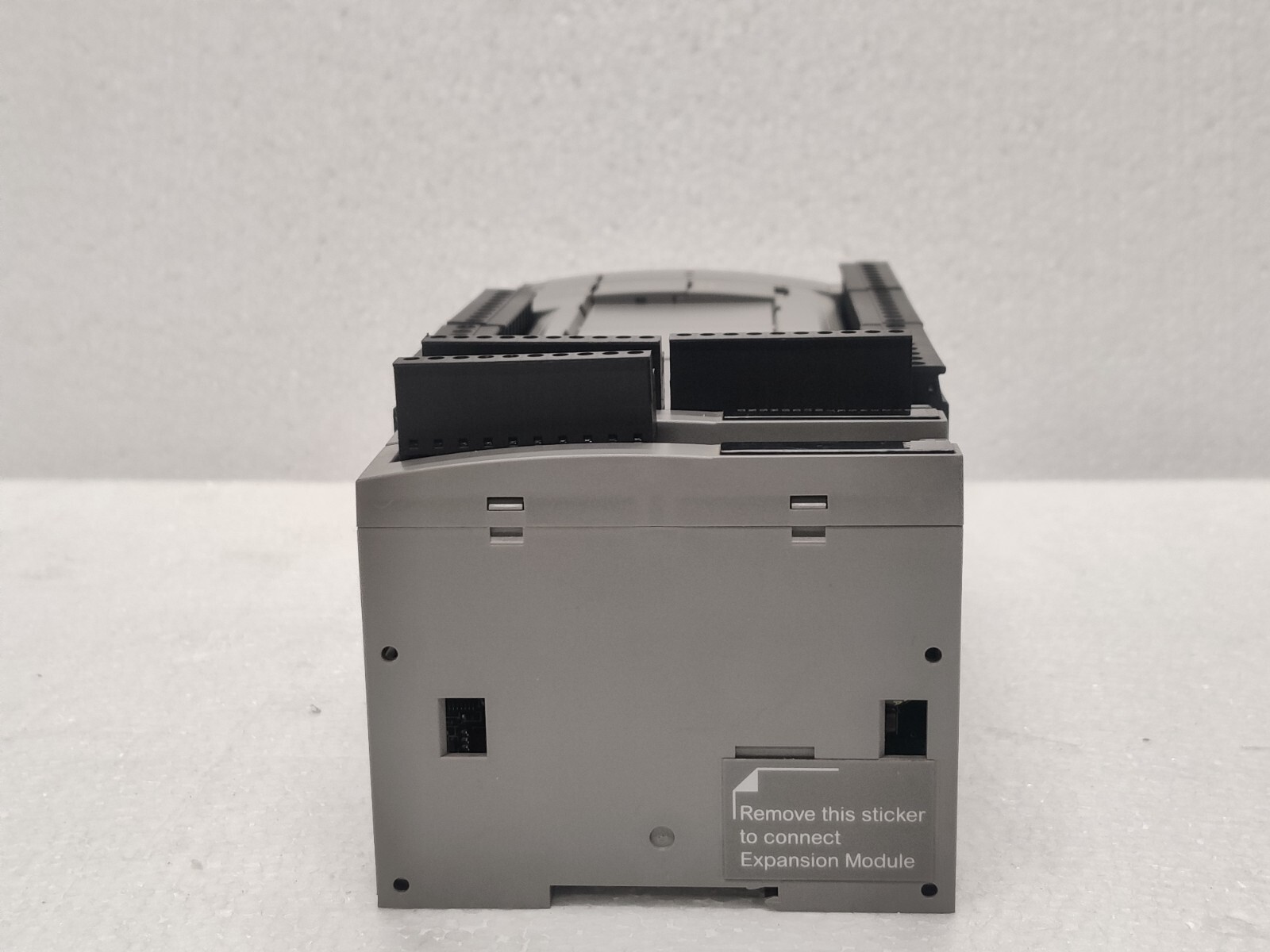 Idec MicroSmart FC6A-C40P1CE Programmable Controller With FC6A-T16P1 And FC6A-J8