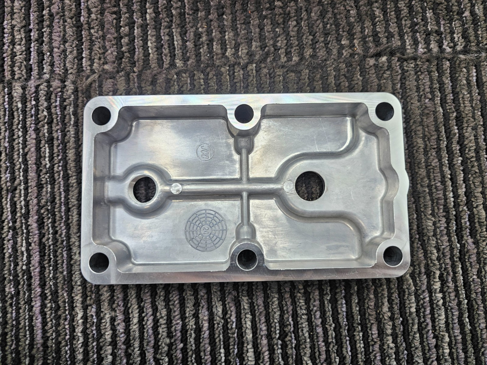 DA2756098 Heavy Duty Replacement Base Cover, Silver Color Fits Enerpac