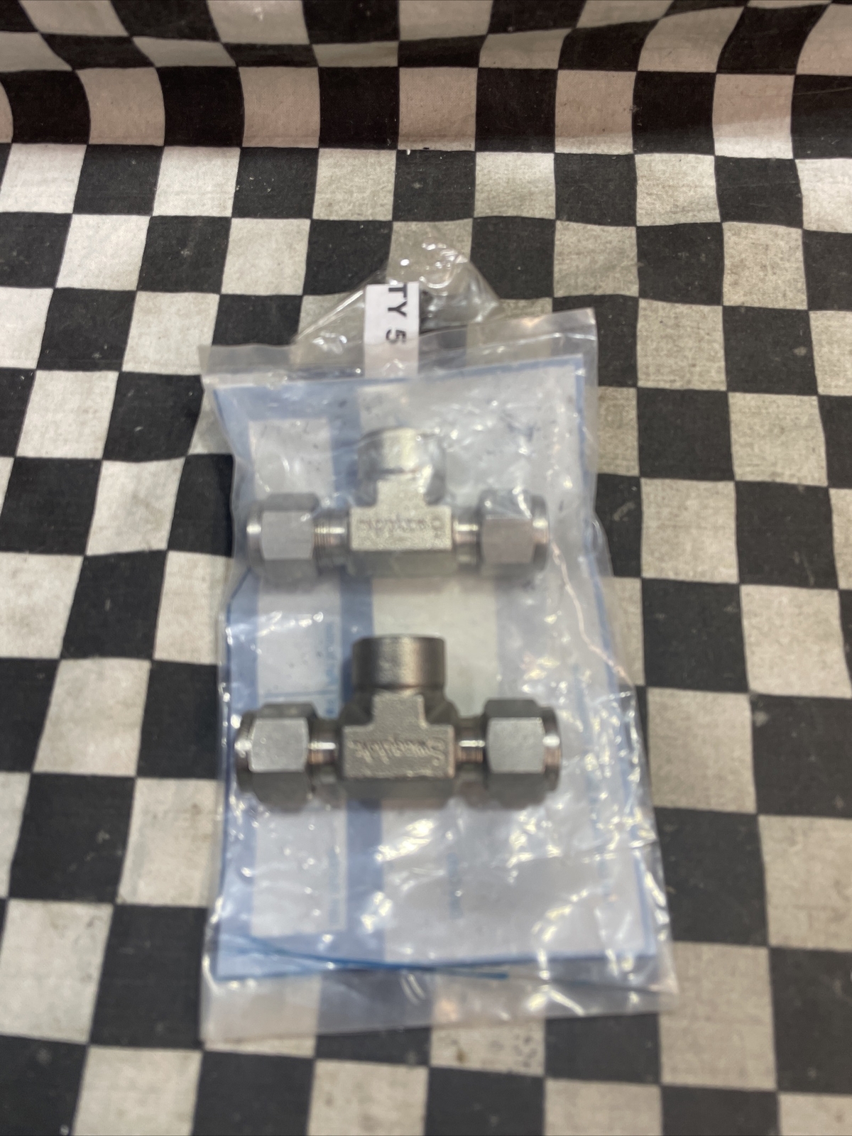 SWAGELOK Female Branch Tee 3/8″ TUBE X 1/4″ FNPT, SS-600-3TTF, LOT OF 2, #B2H