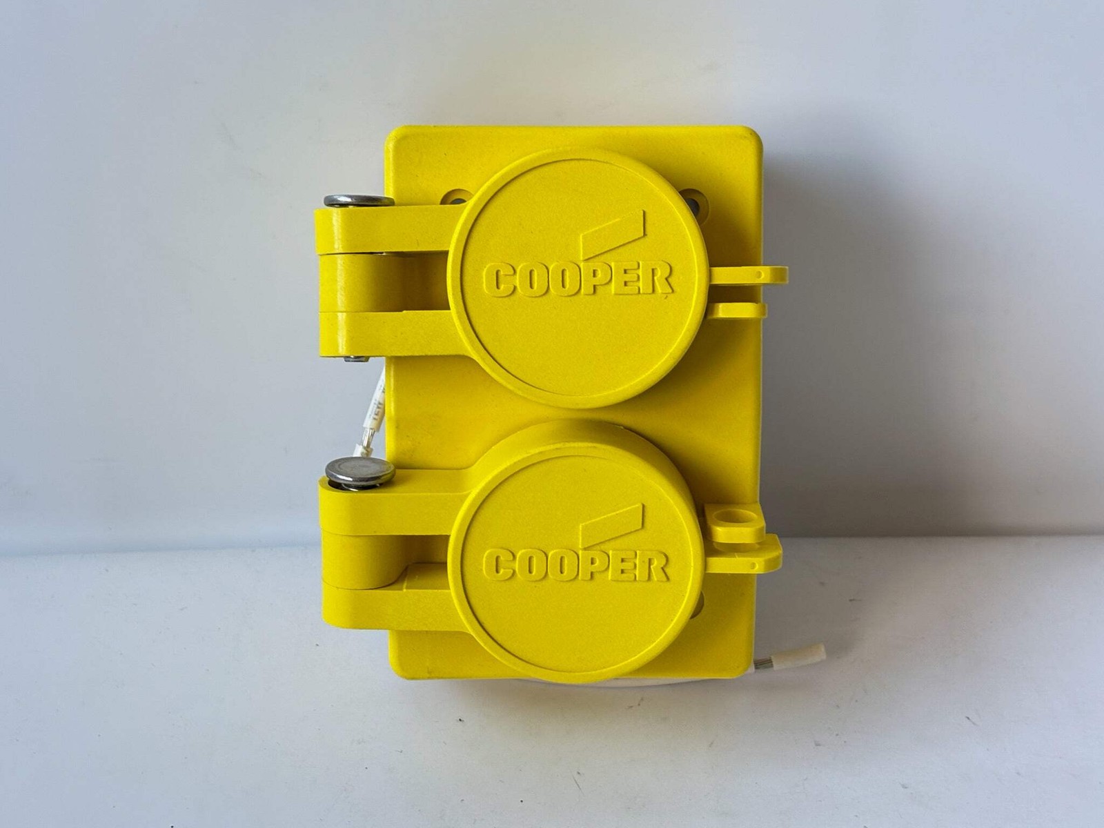 Eaton 60W33DPLX Arrow Hart 20A 125V Watertight Duplex Receptacle, Yellow