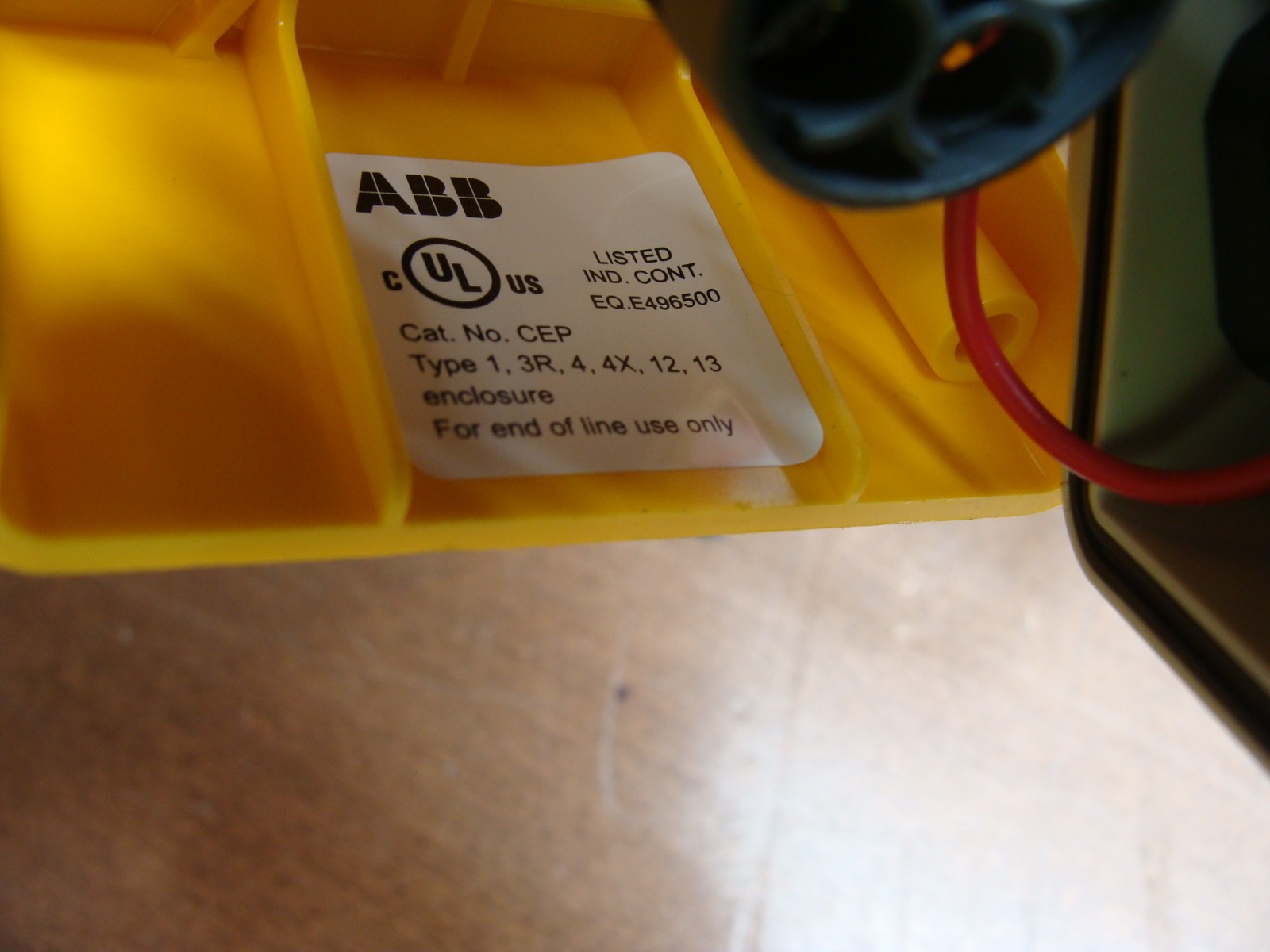 ABB EMERGENCY STOP BUTTON SWITCH CE4T-10R-02 W/ENCLOSURE CAT. NO. CEP