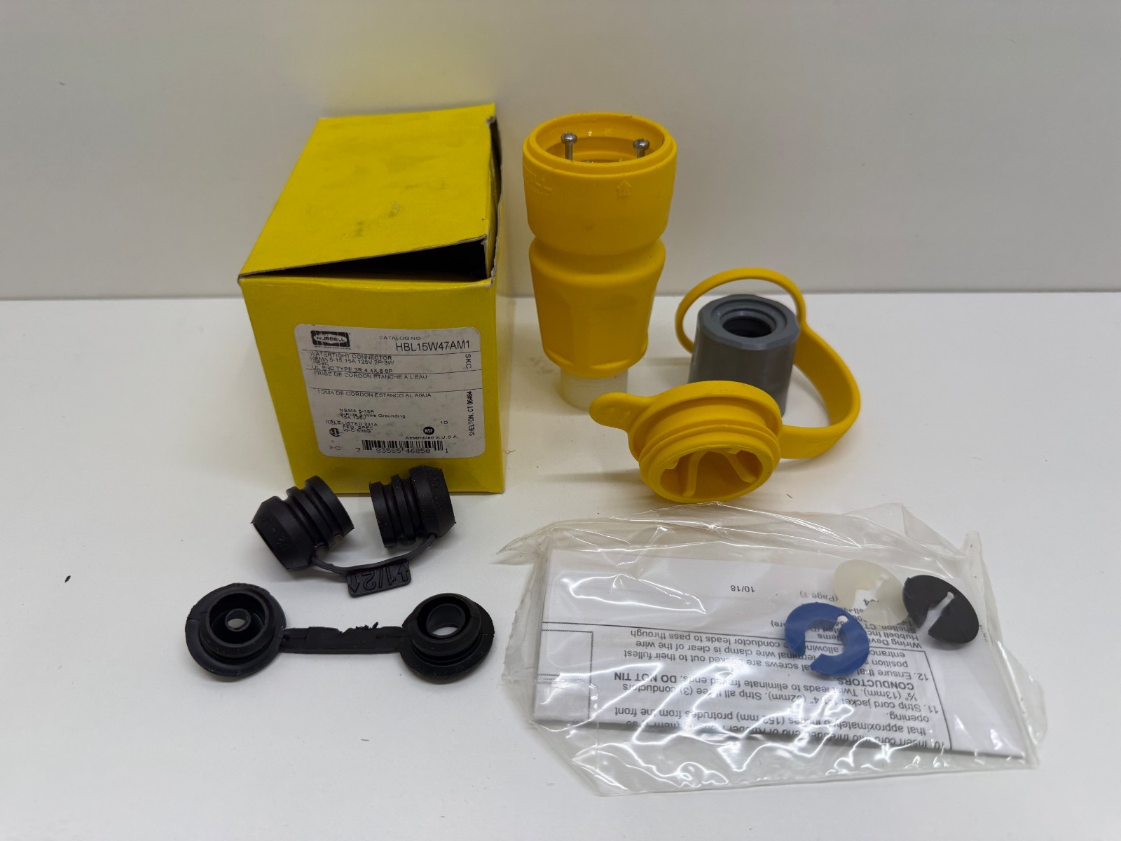 NEW OLD STOCK! HUBBELL 15A 125V WATERTIGHT CONNECTOR HBL15W47AM1