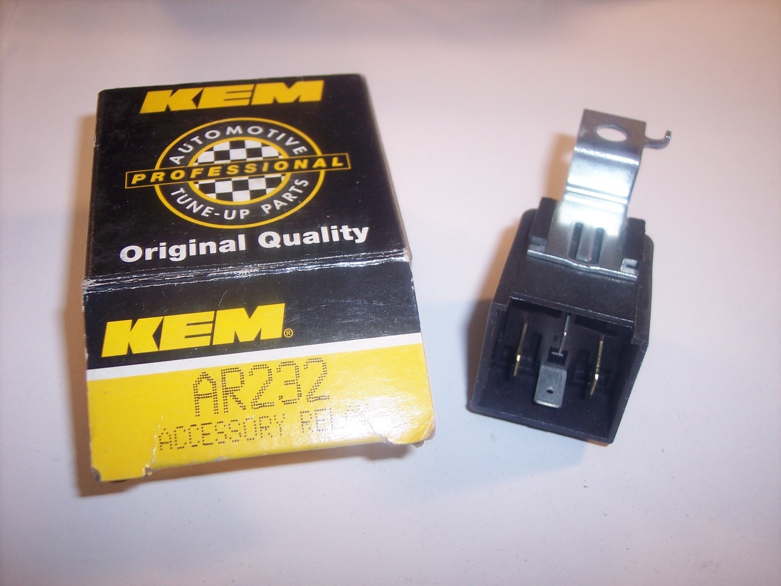 KEM AR232 Automotive Accessory Relay AS SHOWN NOS Q5L3