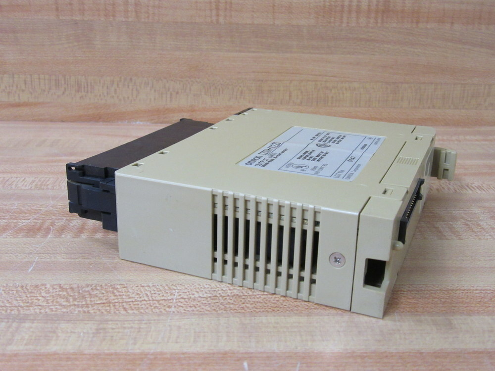 Omron C200H-0C225 Output Module C200H0C225 W/O Cover