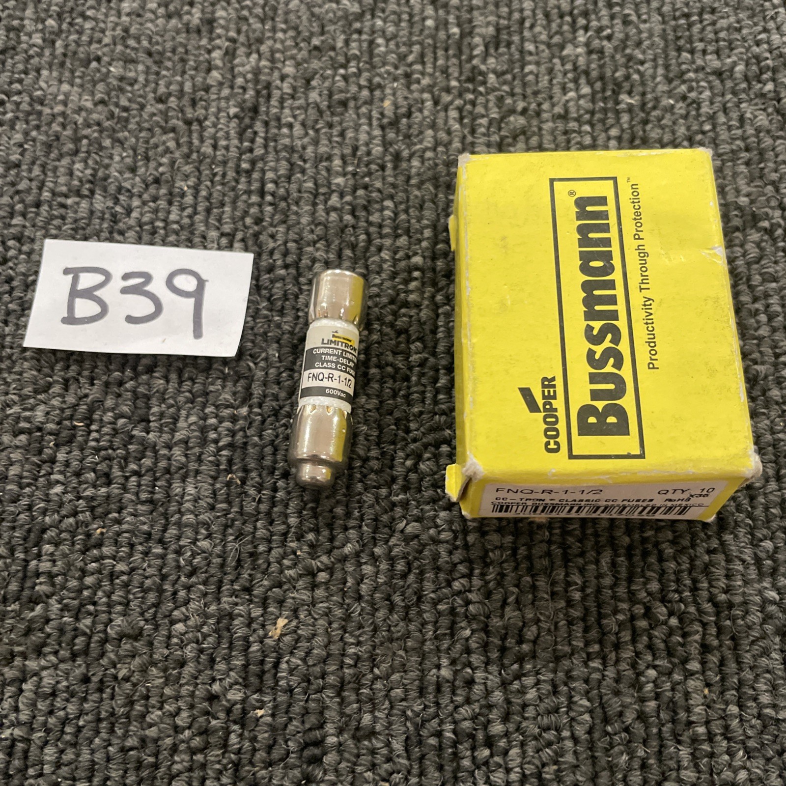 (8) BUSS FNQ-R-1-1/2 FUSE