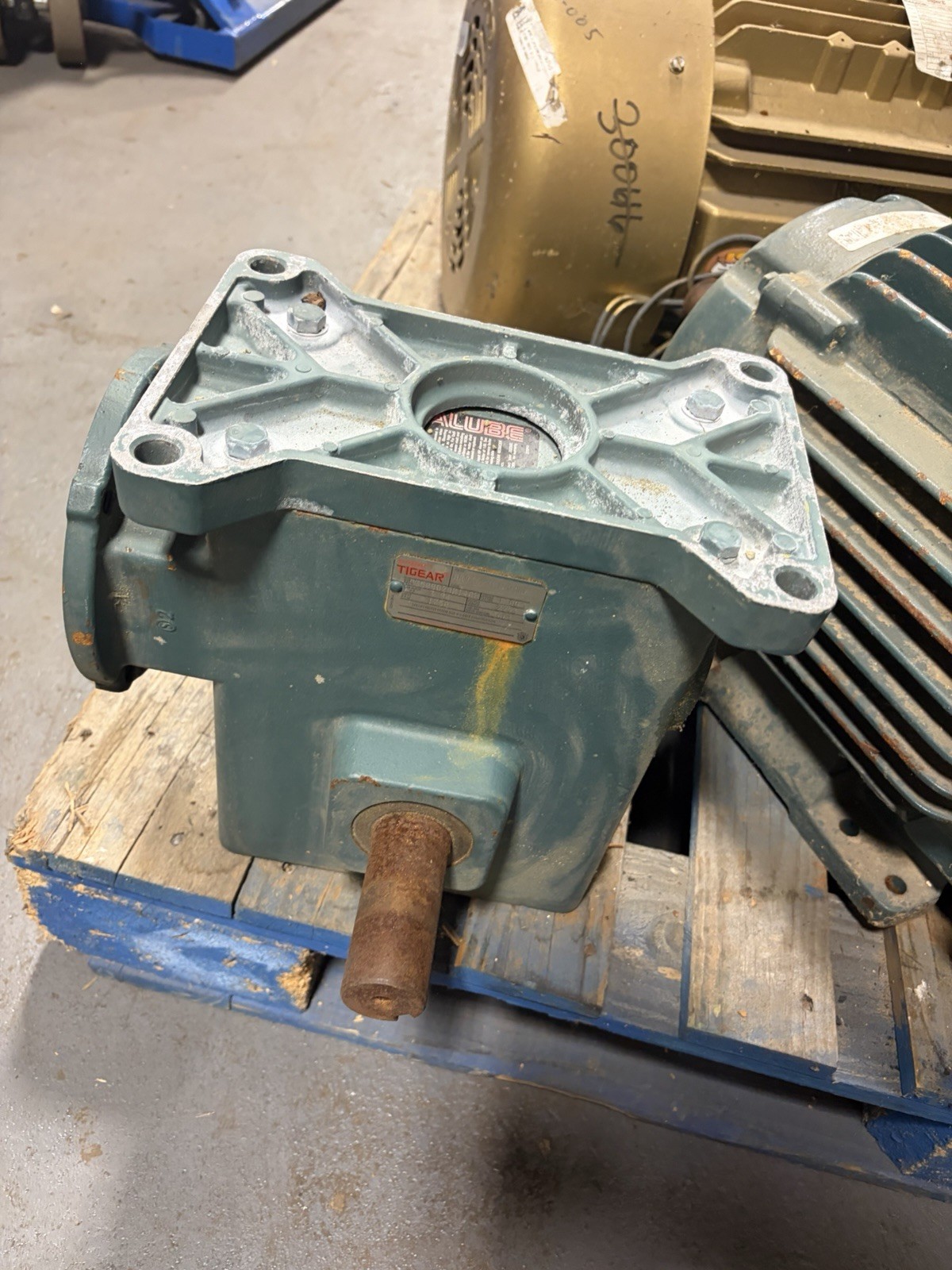 DODGE Q350 B 020 M 140 L1 MR94627L1 RIGHT ANGLE GEAR REDUCER 20:1 RATIO USED