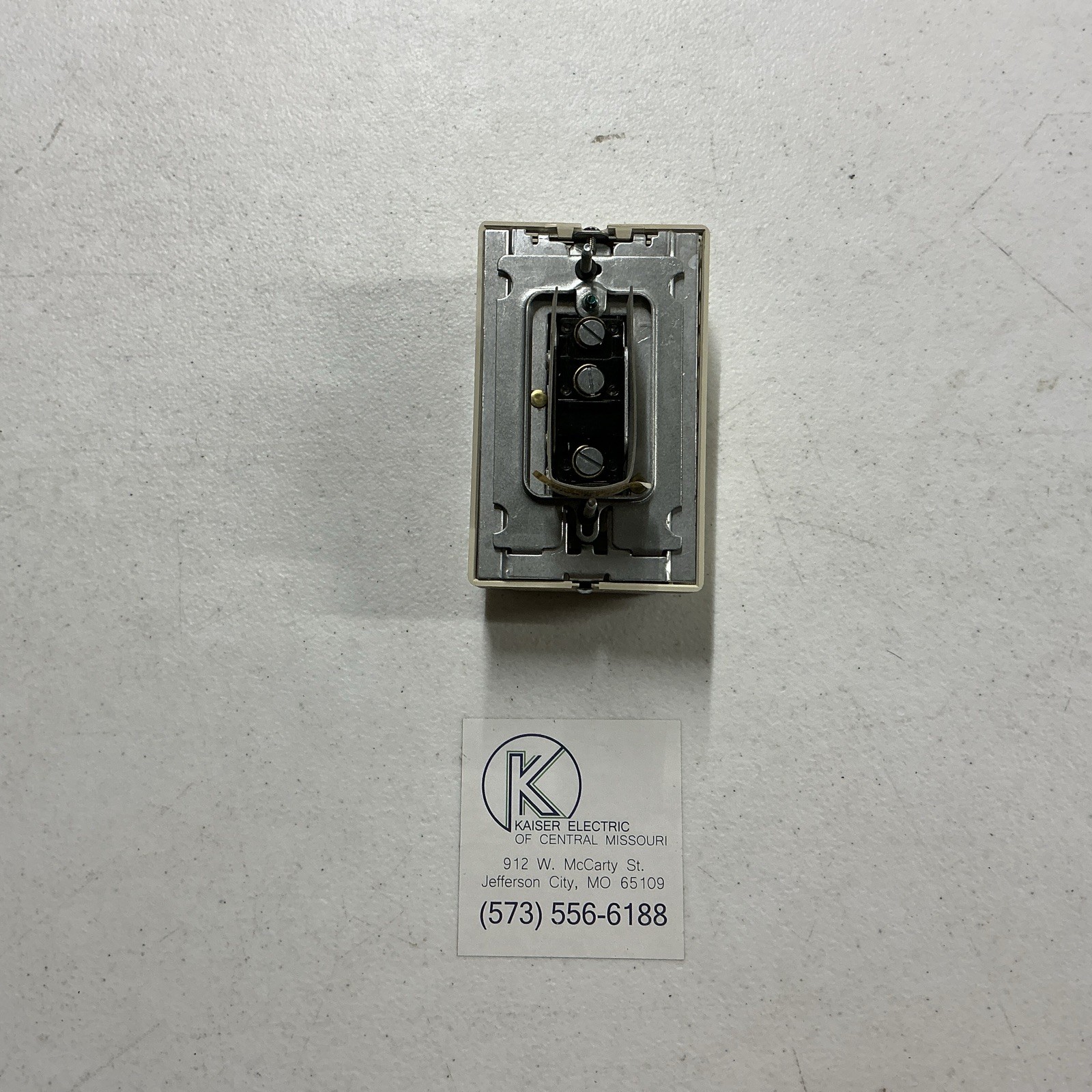 JOHNSON CONTROLS T26S-18C Line Volt NP Analog Tstat 1H/1C No Original Package