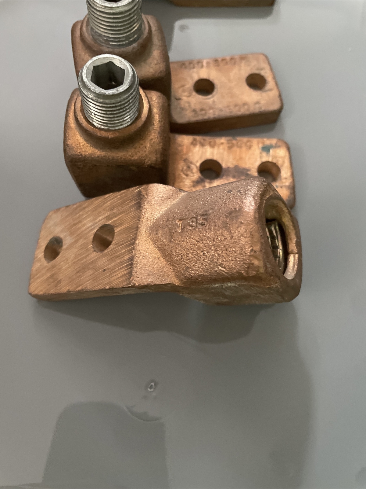 Lot Of (4) THOMAS & BETTS-T&B 400-500N 300-500C