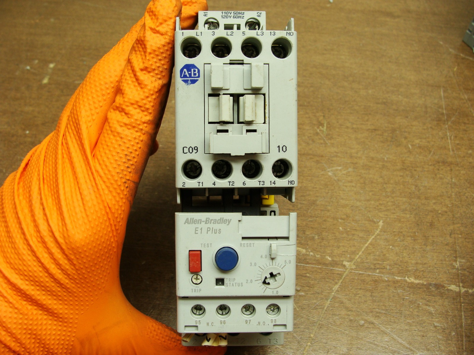 ALLEN BRADLEY 100-C09*10 SER A CONTACTOR W/193-ED1CB SER B OVERLOAD RELAY