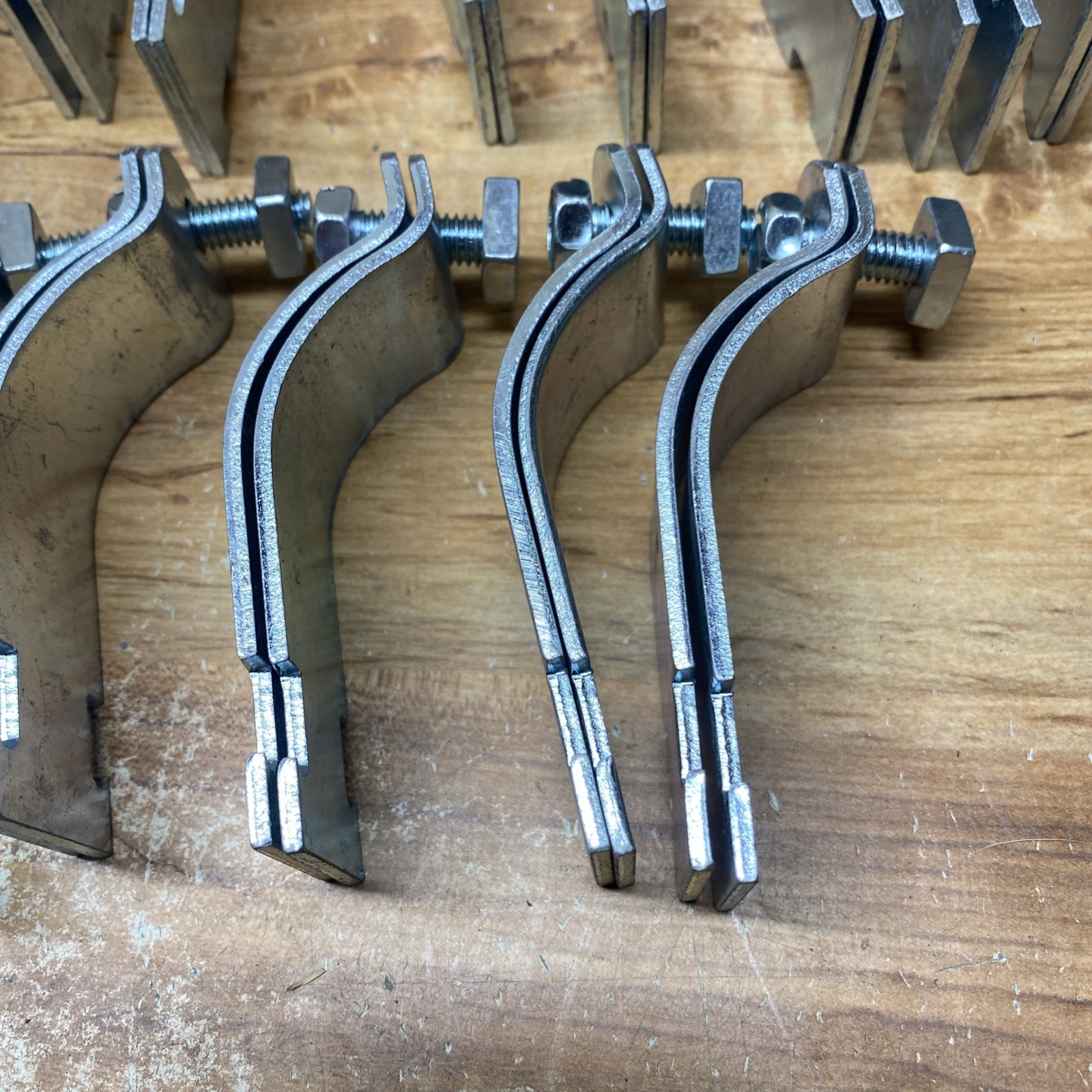 Unistrut P1117 & Powerstrut PS11000 Pipe Clamp 2″ Pipe Galvanized Lot of 25 Set