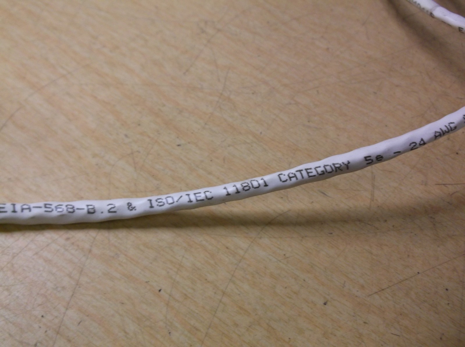 Siemon Co TIA EIA-568-B.2 Ethernet Cord Cable 040415 E191086 5E-24 AWG-STR