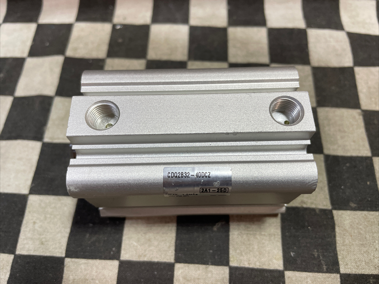SMC CDQ2B32-40DCZ, CDQ2B3240DCZ, CQ2-Z COMPACT CYLINDER, SHIPSAMEDAY#1641V10