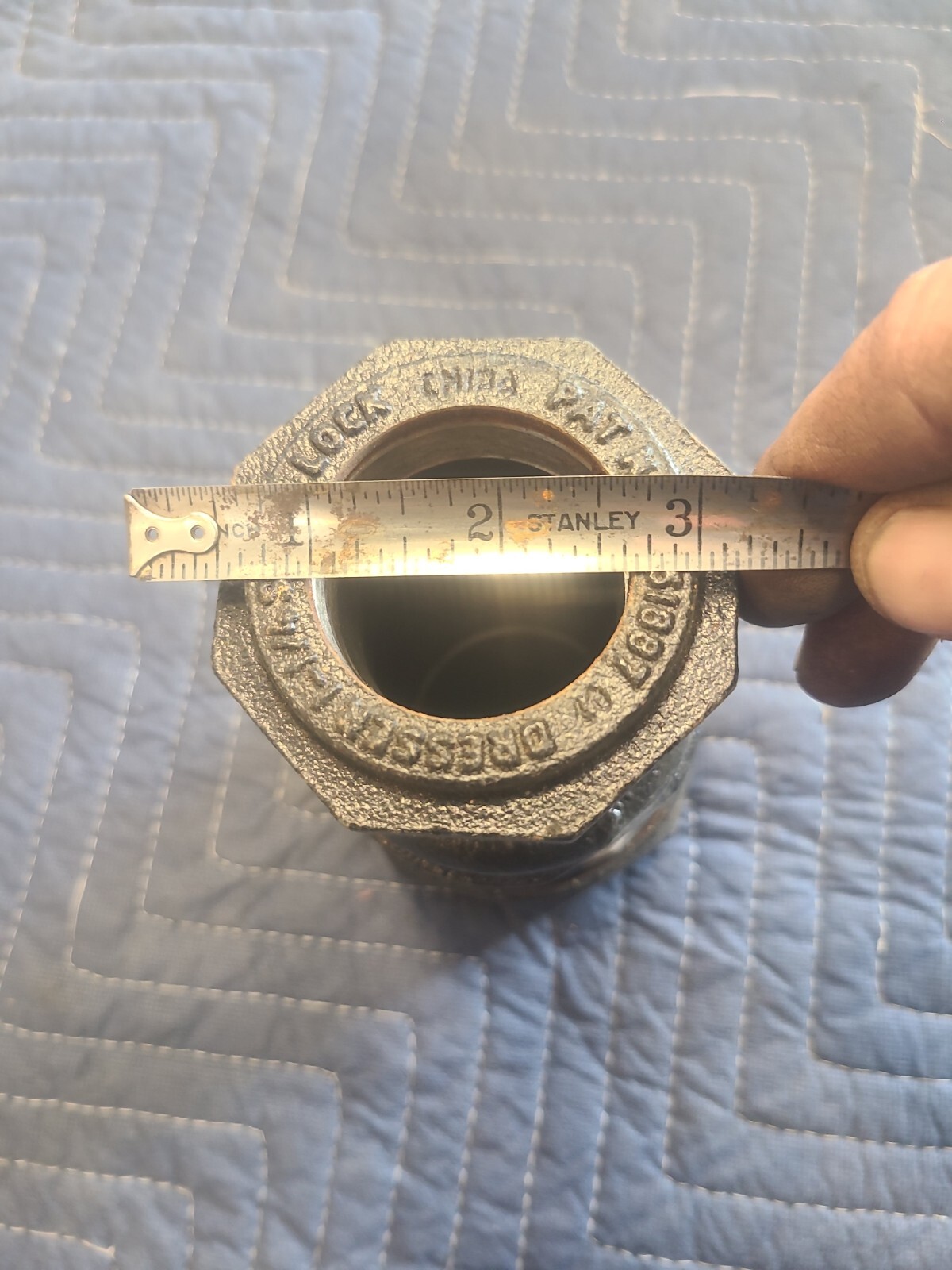 DRESSER 0090-5021-682 reducer fitting 1-5/8 to 2-3/8 (maybe?)