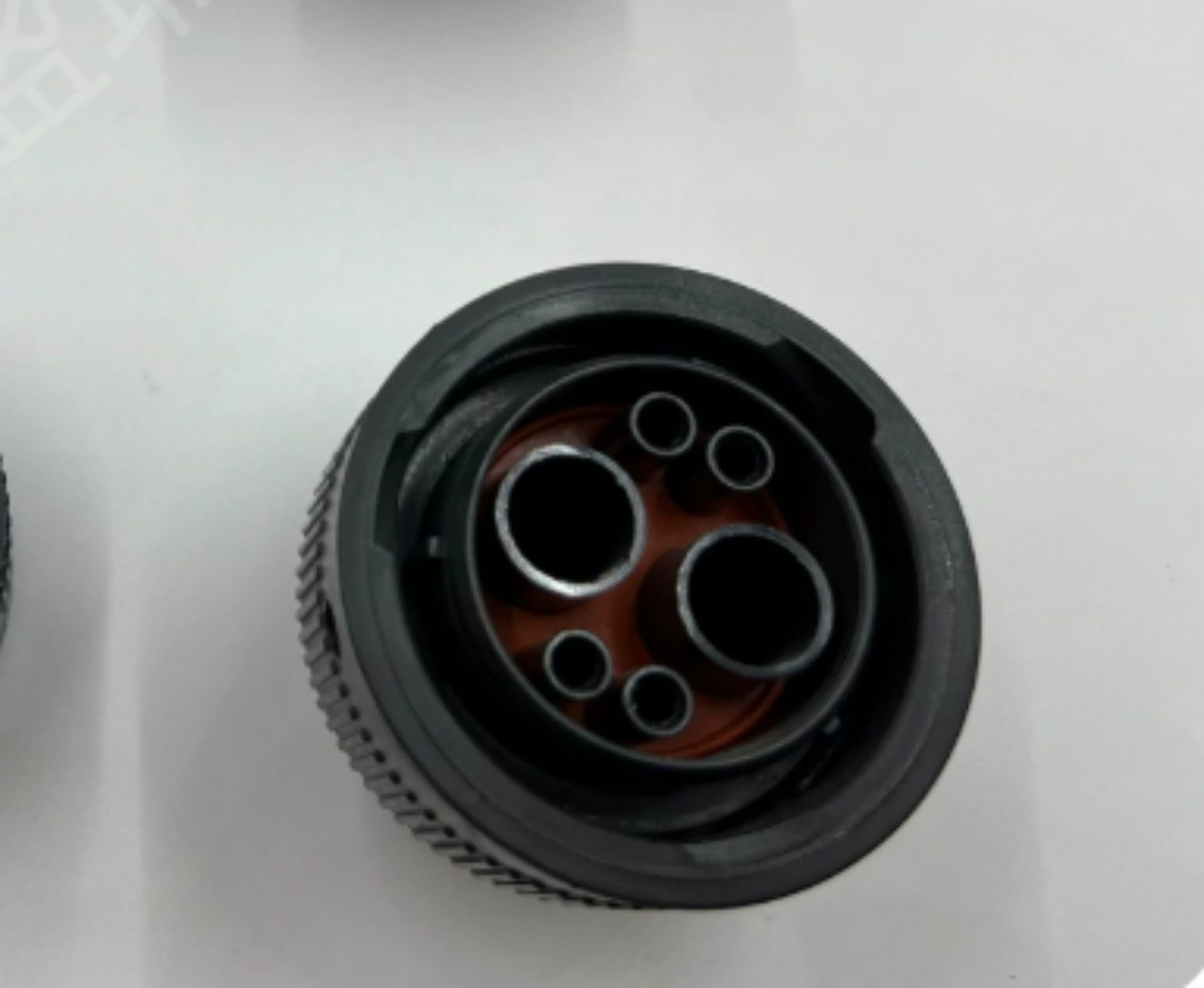1PC for HDP26-18-6SN Connector