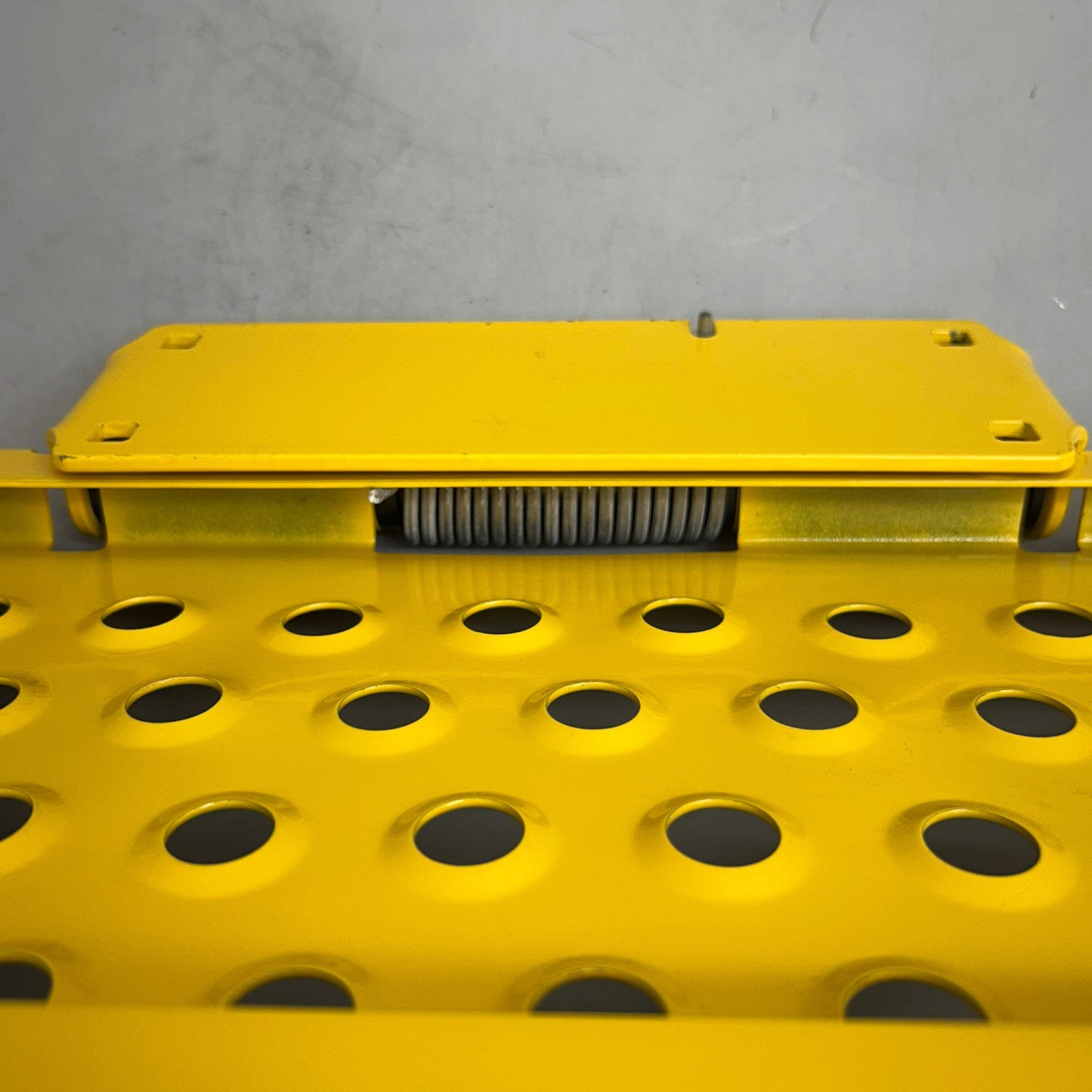 COTTERMAN Adjustable Safety Gate 16″-26″ Yellow D0900071-01 New Other- Shelf Wea