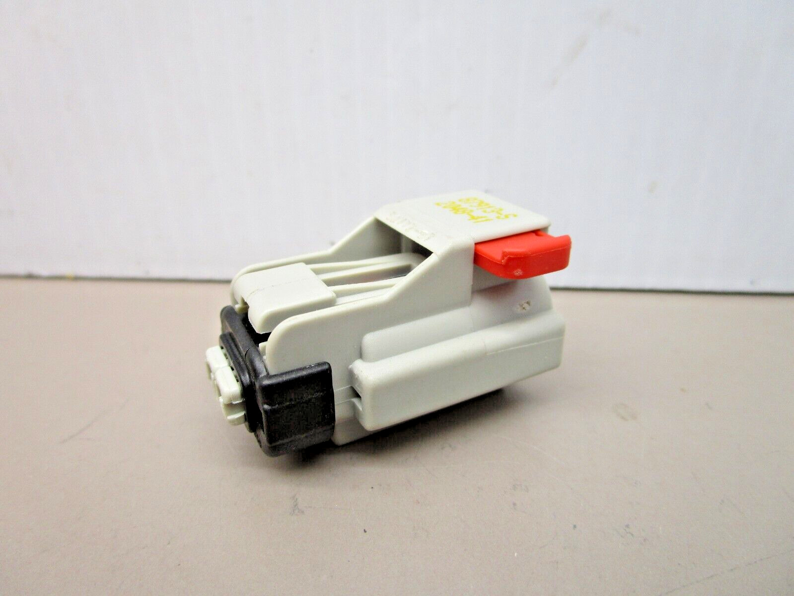 Delphi 87913-S 2-Pin Indexed Connector with Lock 52772