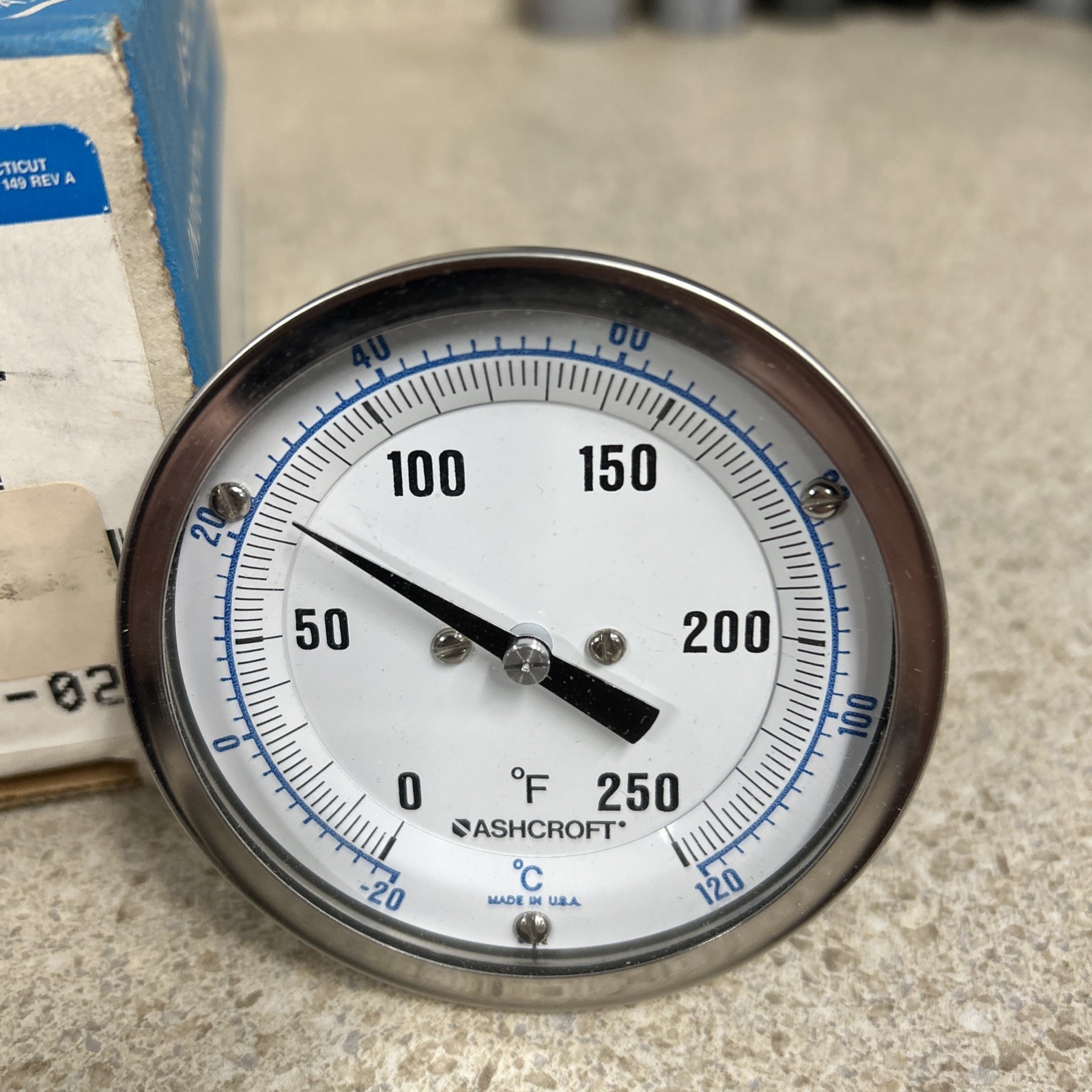 Ashcroft 30EI60R040 3″ Bimetal Thermometer