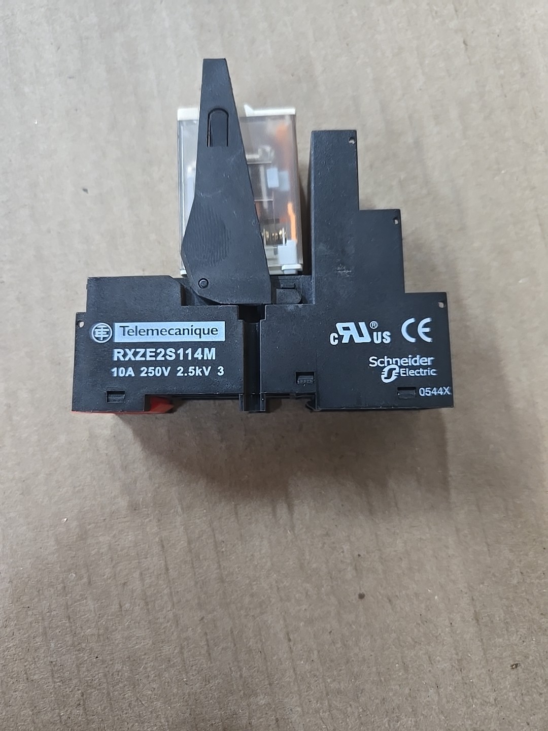 TELEMECANIQUE RXZE2S114M 10A 250V