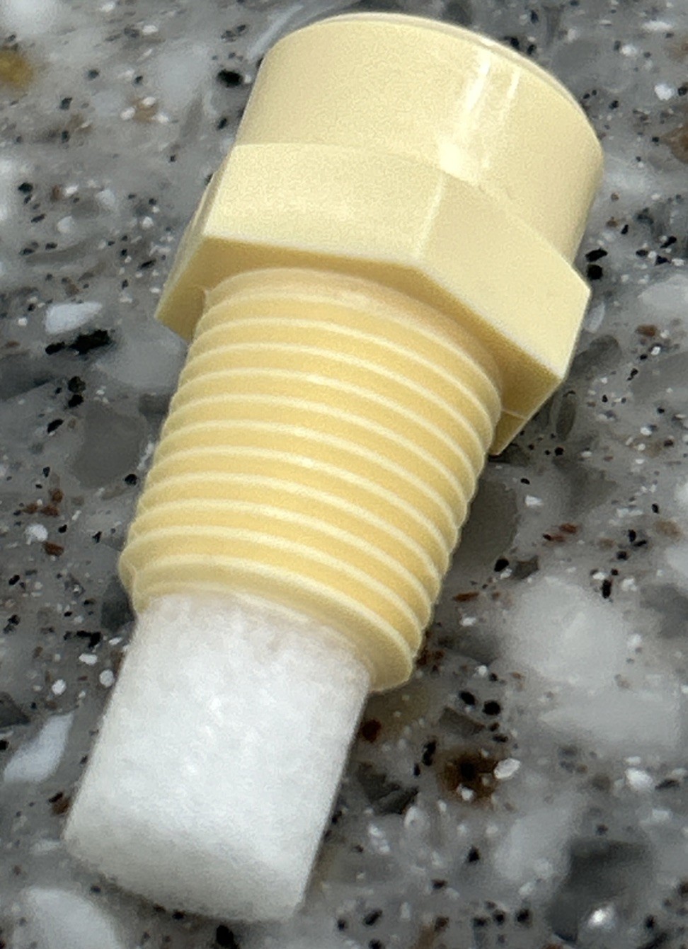 Plastic Fog Nozzle with Poly Filter Cream 1/8″ NPT 2 GPH 10 Pack