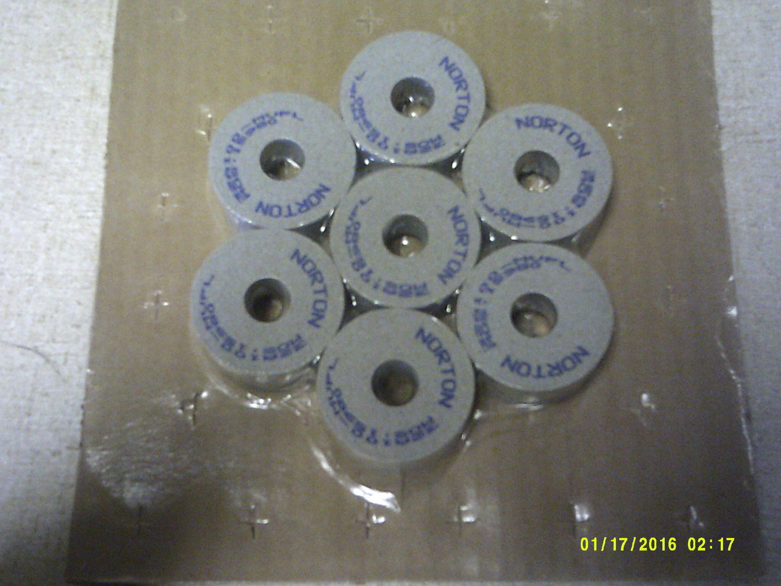 NEW Norton 82.032″x1″x5/8″ Lot of 7 Aluminum Grinding Wheels *FREE SHIPPING*