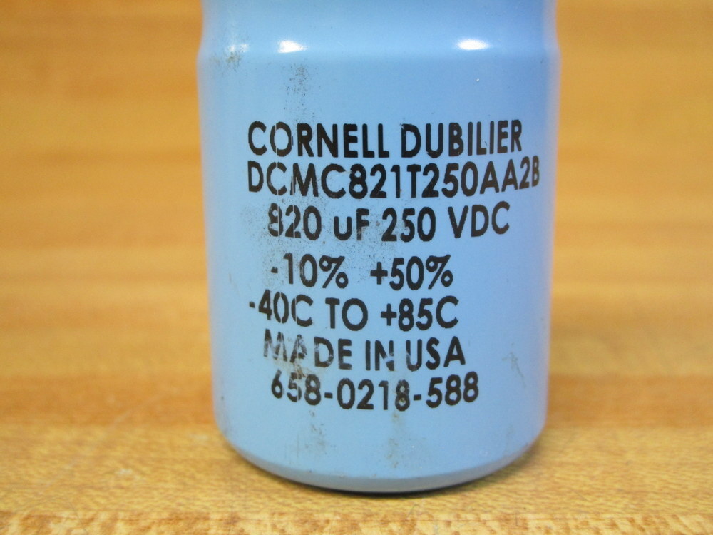 Cornell Dubilier DCMC821T250AA28 Capacitor 820 µF 250 VDC